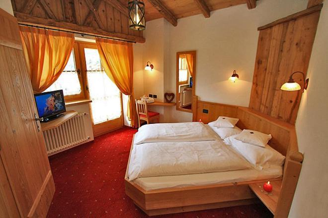 Hotel Garni San Nicolo Pozza di Fassa Ngoại thất bức ảnh