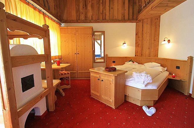 Hotel Garni San Nicolo Pozza di Fassa Ngoại thất bức ảnh
