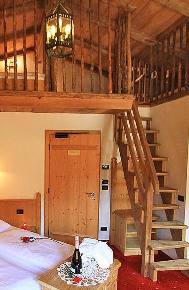 Hotel Garni San Nicolo Pozza di Fassa Ngoại thất bức ảnh