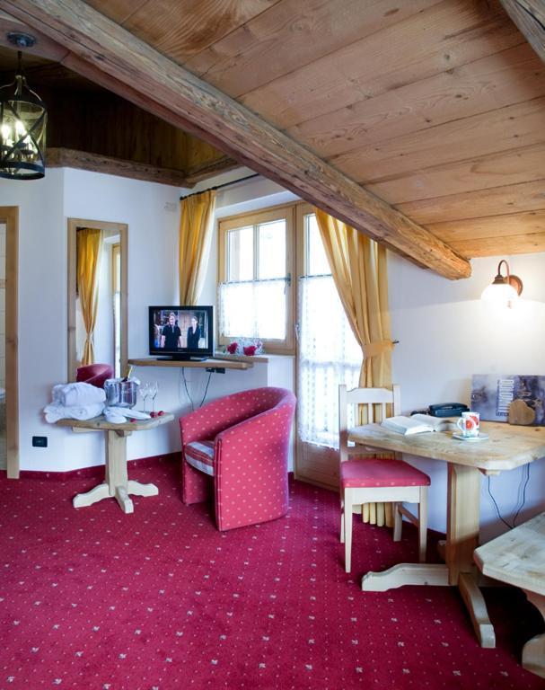 Hotel Garni San Nicolo Pozza di Fassa Ngoại thất bức ảnh